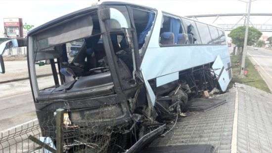 В Турции автобус с депутатами попал в ДТП, пострадали 32 человека (фото/видео)