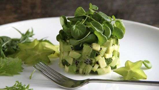 Нутриционисты назвали зелень, которая продлевает молодость