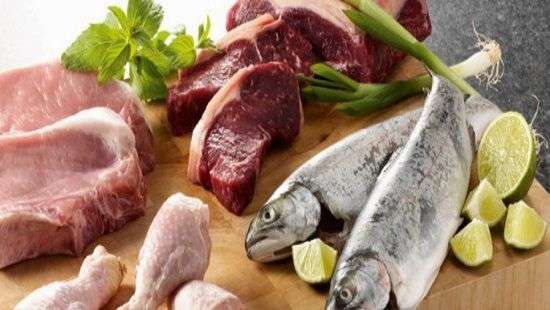 Почему можно есть сырую рыбу, но не сырое мясо, рассказали врачи