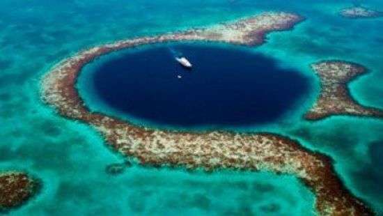 Китайский батискаф начал погружение в Бездну Челленджера