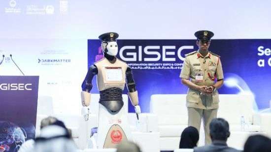 В Дубае полицейских заменят на роботов (фото)