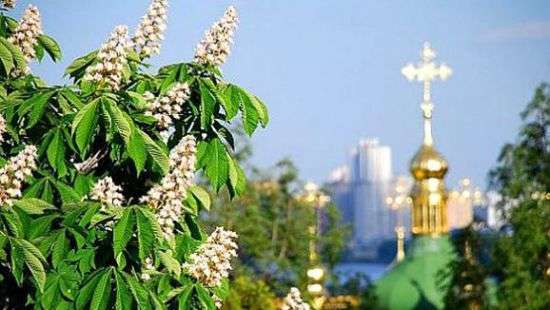 Погода: в выходные в Украину вернутся заморозки и сильные дожди