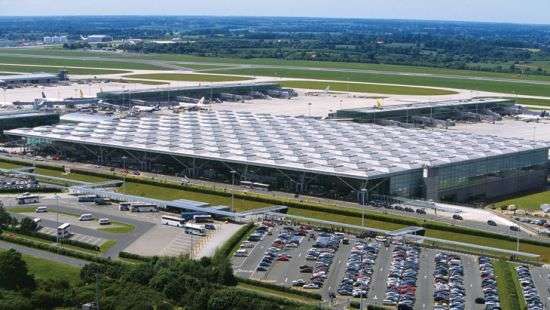 В аэропорту Лондона подозреваемому в совершении теракта не дали сесть в самолет