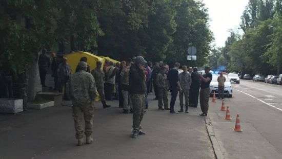 В Киеве неизвестные захватили кабинет главы Госгеонедр (фото)