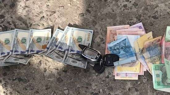 Киевские таможенники погорели на взятке