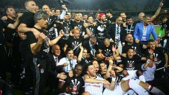 «Бешикташ» в 15-й раз стал чемпионом Турции