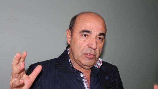 Эксперт: Заклеивание билбордов Рабиновича – это «совковый» подход со стороны власти