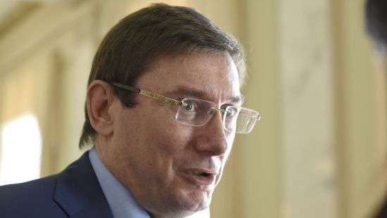 Суд обратится в ВСП касательно заявлений Луценко о судьях