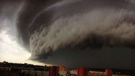 Московский «ураган-убийца» унес жизни 16 человек, 108 в больницах