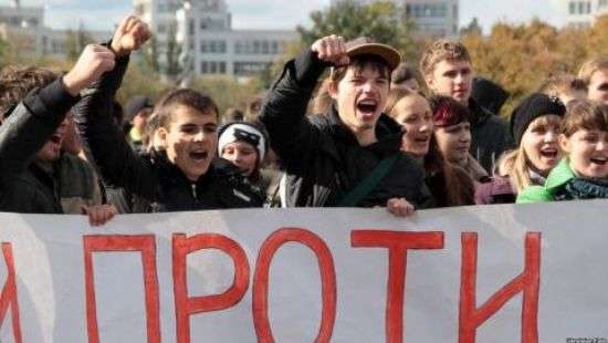 Социология: 76%  украинцев считают, что страна идет не туда