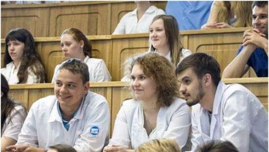 Выпускников медвузов освободили от обязательной отработки после получения диплома
