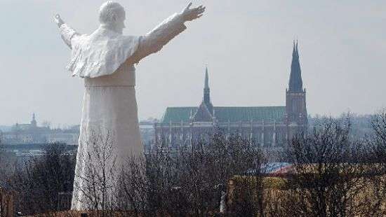 Власти Польши возьмут на учет всех живущих в стране неполяков
