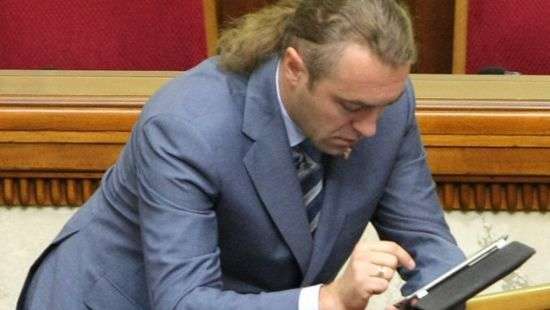 Депутат Мирошниченко отказывается платить по кредитам
