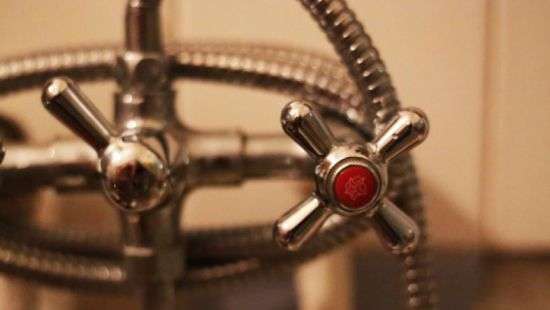 Киевляне остались без горячей воды из-за долгов бюджета за тепло, - Киевэнерго