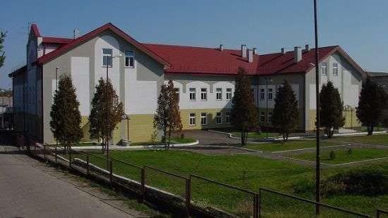 МИД Польши назвал провокацией поджог польской школы на Львовщине