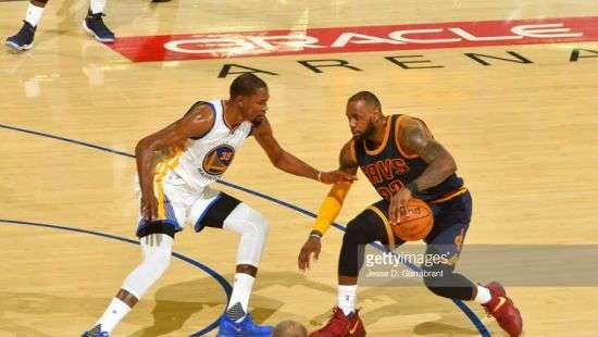 НБА. «Голден Стэйт» сильнее «Кливленда» в первой игре финала