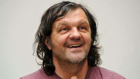 Обнародовано видео с места ДТП, в которое попал Эмир Кустурица