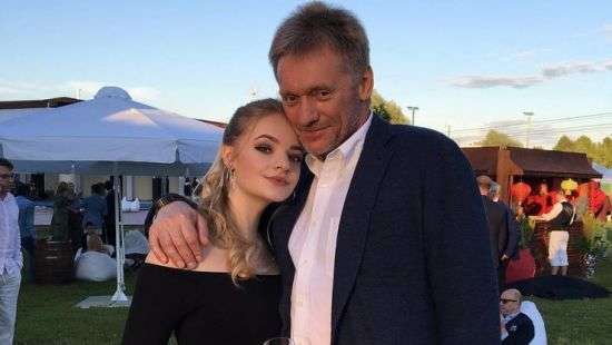 Дочь Пескова считает своего отца «главным вором России»