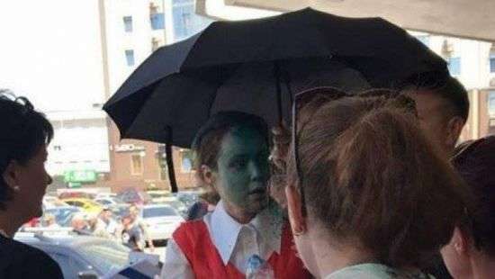 У Королевской ожог глаза и частичная потеря зрения