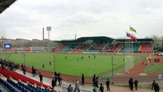 «Динамо» и «Карпаты» отказываются играть в Мариуполе