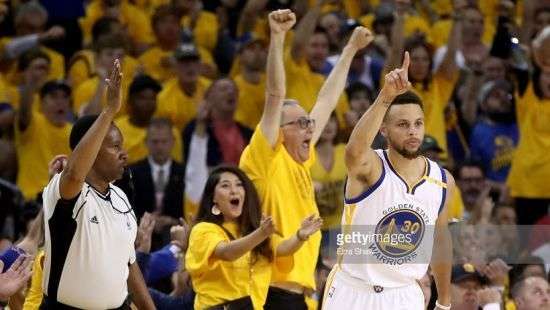 НБА. «Голден Стэйт» уверенно обыграл «Кливленд» во втором матче серии