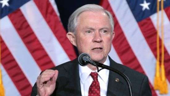 СМИ заявили, что генпрокурор США просил у Трампа отставку