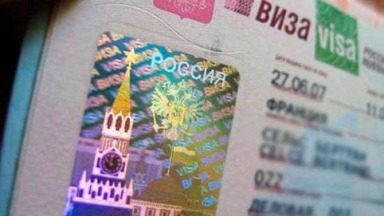 Кремль не будет отменять визы для граждан Евросоюза