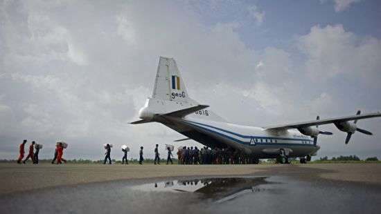 Обломки пропавшего самолета армии Мьянмы найдены в море