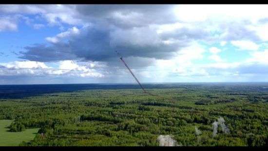 В России от взрыва рухнула телевышка высотой со стоэтажный дом (видео)