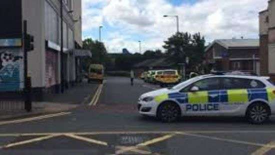 В английском Ньюкасле мужчина взял в заложники сотрудников центра занятости