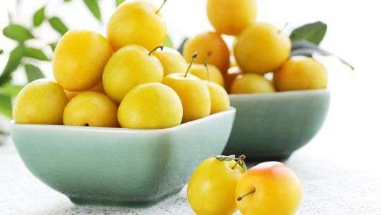 Медики рассказали об уникальных свойствах алычи