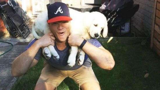 В мире набирает популярность флешмоб SquatYourDog (видео)