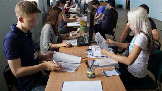 Названы даты подачи документов в украинские вузы