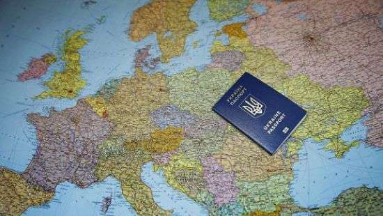 После запуска безвиза украинский паспорт продвинулся в рейтинге