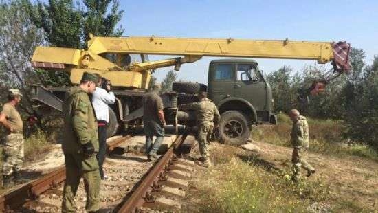 Активисты начали вторую фазу блокады Донбасса