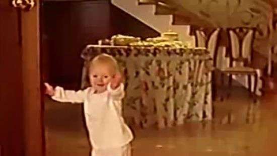 СМИ нашли предполагаемую внучку Путина (видео)