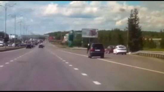 В России командир пожарной части уснул за рулем и сбил насмерть сотрудника ФСБ (видео)