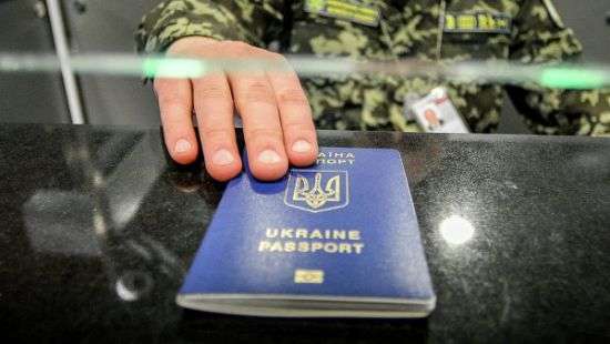 Стало известно, скольким украинцам не удалось выехать по безвизу
