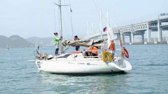 Российская яхта, пропавшая в Японском море, обнаружилась в северокорейском порту