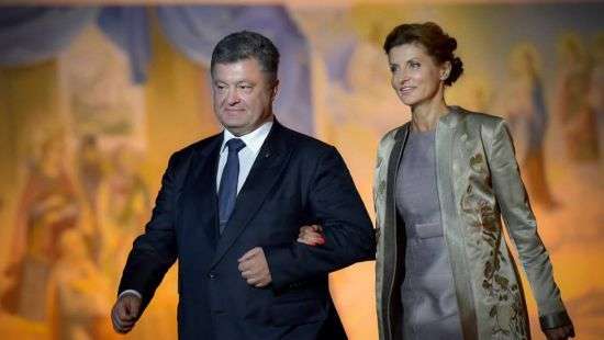 Порошенко делал уколы больным, пока его жена спала на дежурствах