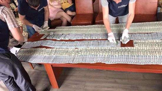 Луценко рассказал об аресте крупной суммы из «черной кассы» коррупционеров