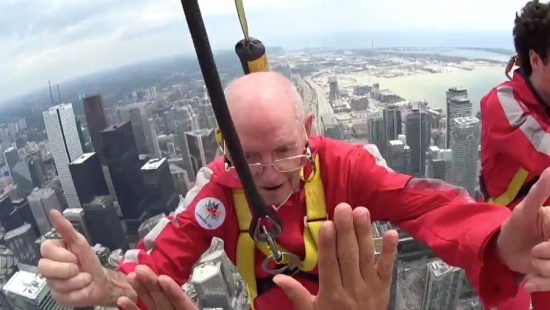 97-летний канадец провел свой день рождения над бездной