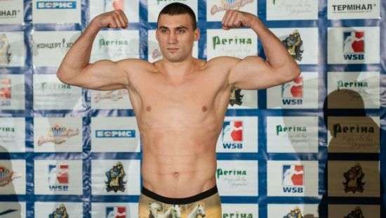 Украинский боксер вышел в четвертьфинал ЧЕ