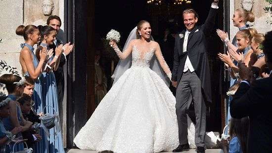 Наследница Swarovski вышла замуж в 46-килограммовом платье за $900 000 (ФОТО)