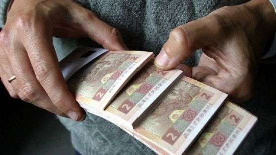 Украинцам, не имеющим права на пенсию, помогут деньгами