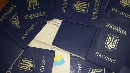 100 россиян попросили в Украине убежище за год