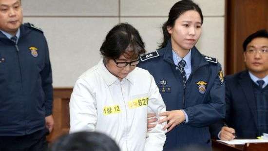 Подругу экс-президента Южной Кореи приговорили к трем годам тюрьмы