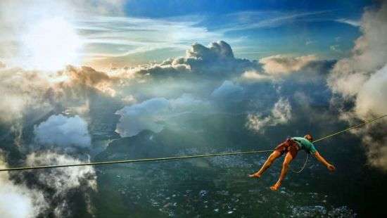 В Хорватии экстремалы показали шоу на высоте 240 метров над пропастью (видео)