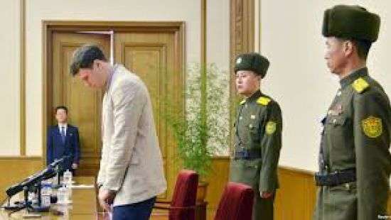 2,5 тысячи американцев пришли на похороны умершего после освобождения из тюрьмы КНДР студента