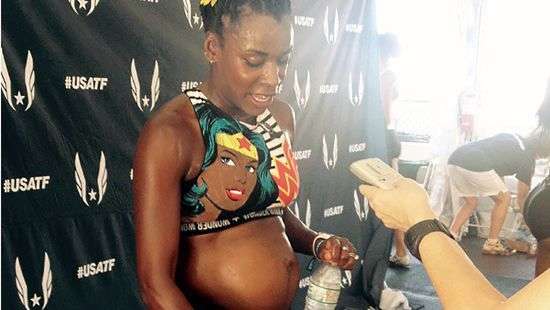 Американская бегунья пробежала 800-метров на пятом месяце беременности